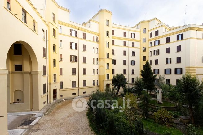 Appartamento in residenziale in Piazza Tommaso de Cristoforis 1