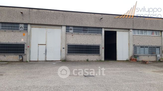 Capannone in commerciale in Via Kennedy