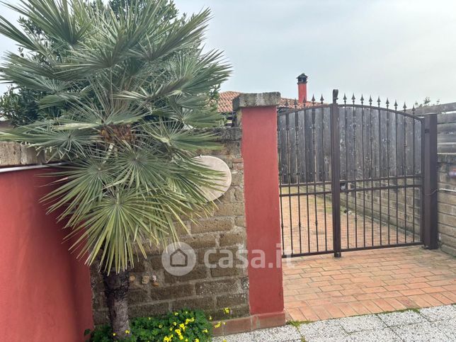 Villa in residenziale in Via Furbara Sasso 94