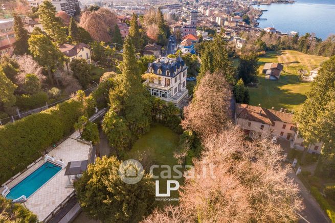 Villa in residenziale in Via Lugano 21 A