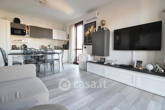 Appartamento in residenziale in Via Prealpi 40