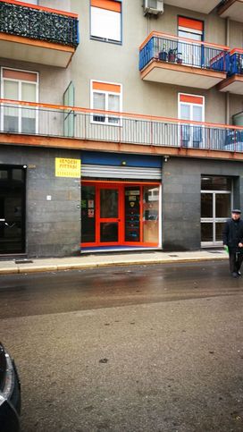Attivitã /licenza (con o senza mura) in commerciale in Via Mario Pagano