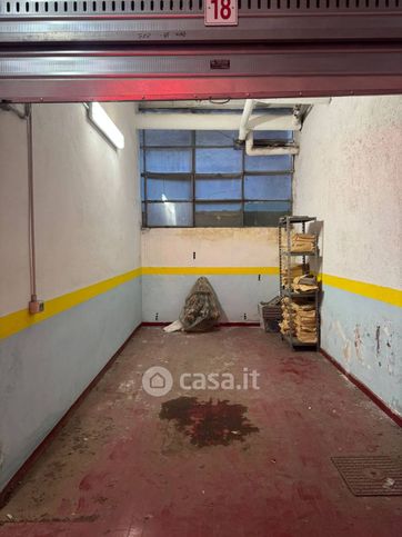 Box/posto auto in residenziale in Via Montefalco 55
