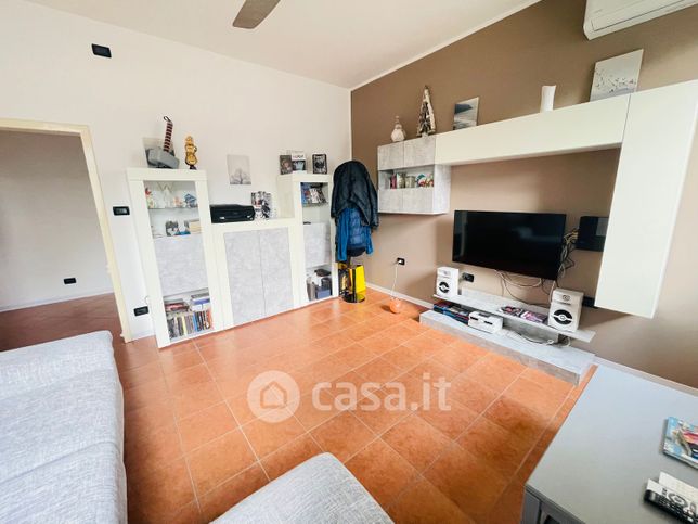 Casa indipendente in residenziale in Via F. Baracca 10