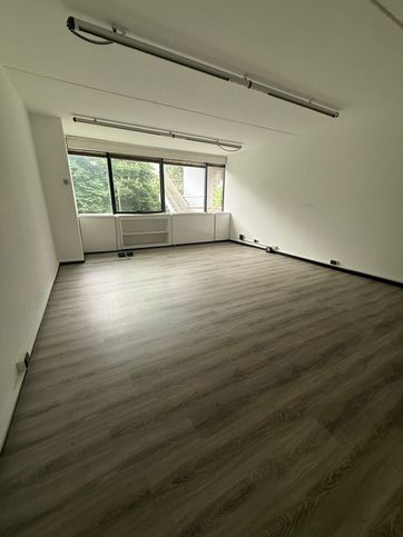 Ufficio in commerciale in Strada 1