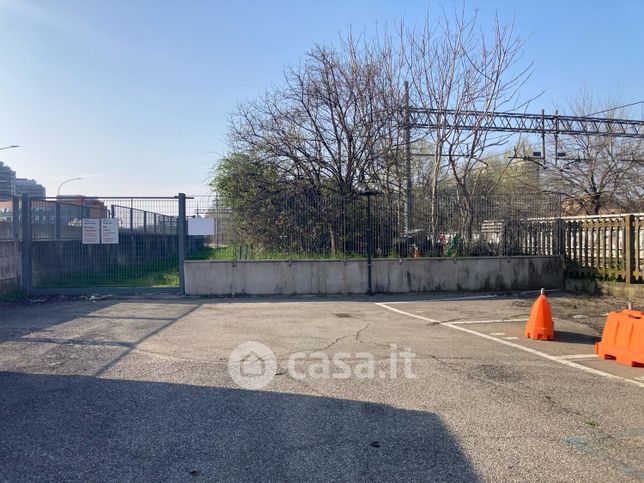 Garage/posto auto in residenziale in Via Camillo Ranzani 7