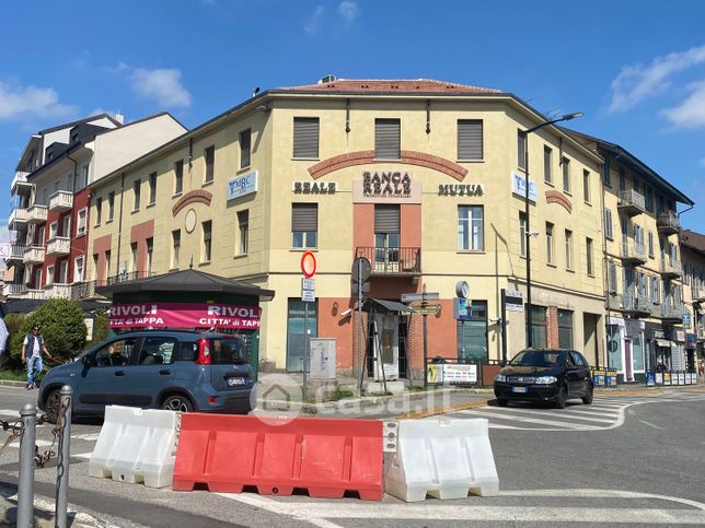 Ufficio in commerciale in Via Fratelli Piol 63