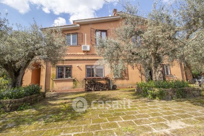 Rustico/casale in residenziale in Strada della Cascianella 51