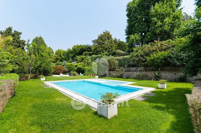 Villa in residenziale in Via Mollardi 1