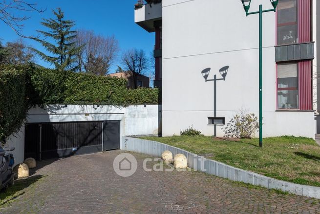 Box/posto auto in residenziale in Strada Nona 7 Torre 7