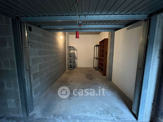 Box/posto auto in residenziale in Via Bartolomeo Colleoni 15
