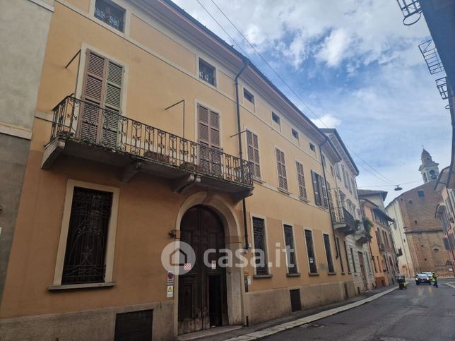 Ufficio in commerciale in Via dei Mille 12