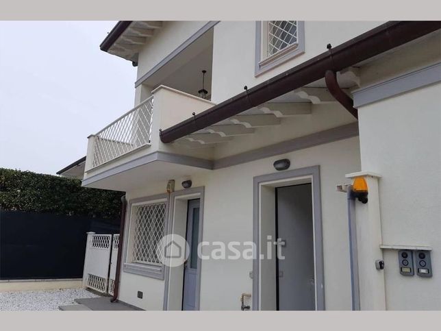 Villa in residenziale in Via Roma