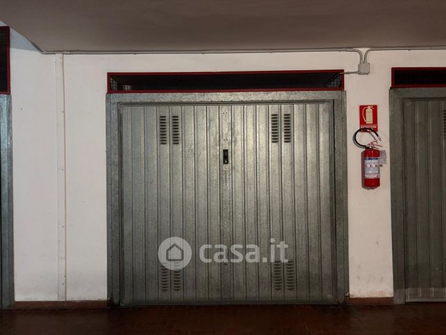 Box/posto auto in residenziale in Strada Visone