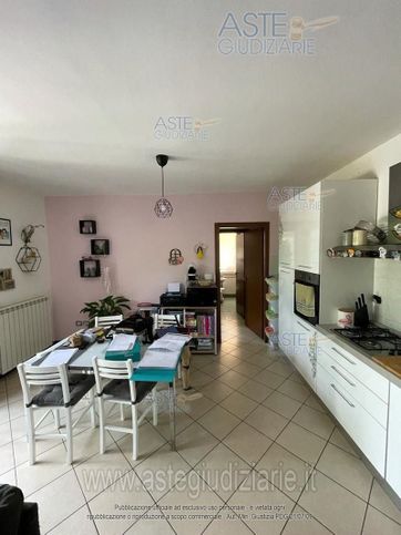 Appartamento in residenziale in Via Carlo Urbani 15