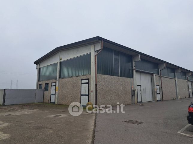 Capannone in commerciale in Via Colombera