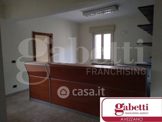 Ufficio in commerciale in 