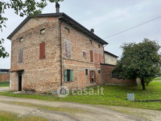 Rustico/casale in residenziale in Strada della Fiora