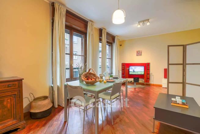 Appartamento in residenziale in Via Ugo Foscolo 12
