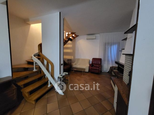 Appartamento in residenziale in Via delle Case Bianche