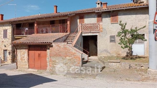 Casa indipendente in residenziale in 