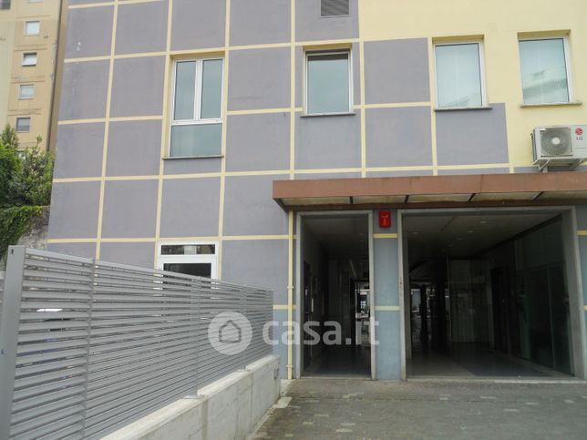 Ufficio in commerciale in Via Duca D'Aosta 72