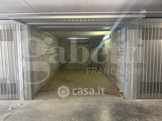 Box/posto auto in residenziale in Piazza Nuova 14 -21