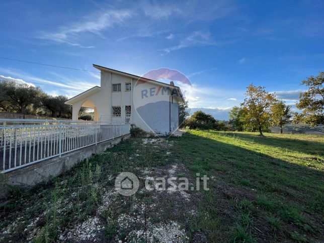 Casa indipendente in residenziale in