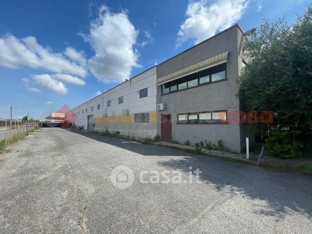 Capannone in commerciale in Via Ragusa