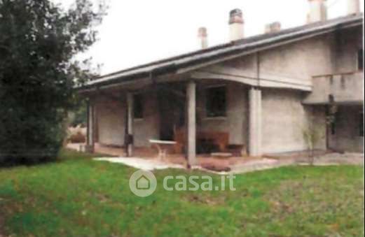 Casa indipendente in residenziale in Via Mincio