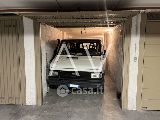 Garage/posto auto in residenziale in Via Renon