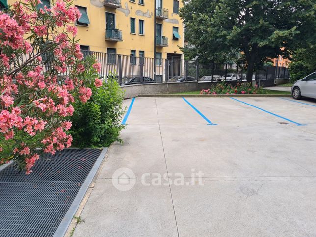 Garage/posto auto in residenziale in Via Ferdinando Galiani 6