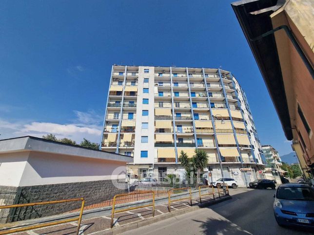 Appartamento in residenziale in Via Barone Massa 35