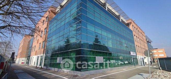 Ufficio in commerciale in Via Vecchia Ferriera