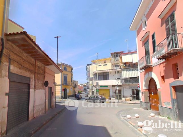 Appartamento in residenziale in Via Carlo Poerio