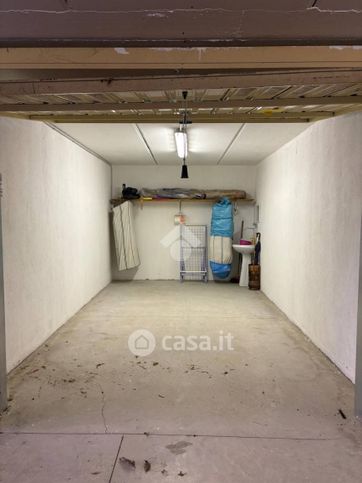 Box/posto auto in residenziale in Via P. Borsellino