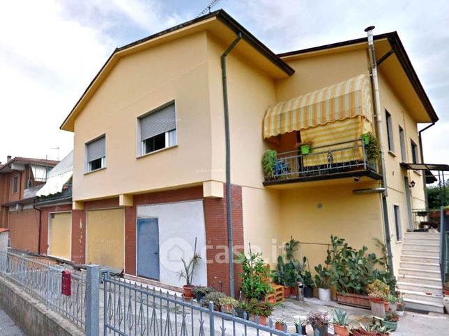 Appartamento in residenziale in Via Ludovico Ariosto 12