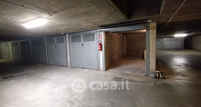 Garage/posto auto in residenziale in Via Alessandro di Collegno 14