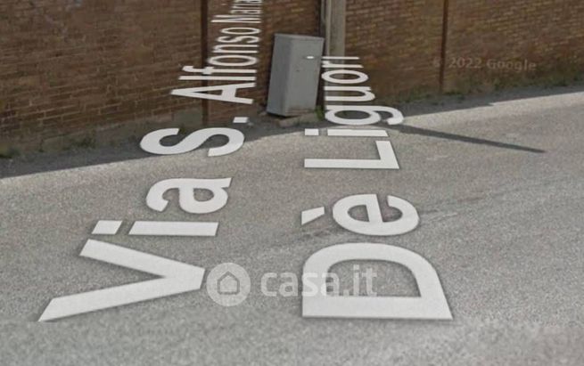 Capannone in commerciale in Via San Alfonso Maria DÃ¨ Liguori