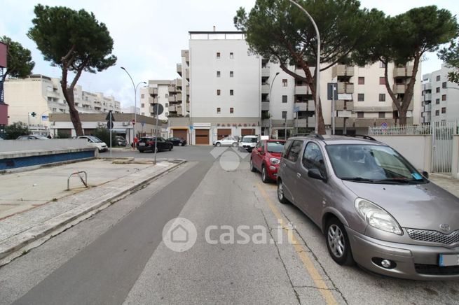 Box/posto auto in residenziale in Via Danimarca 1