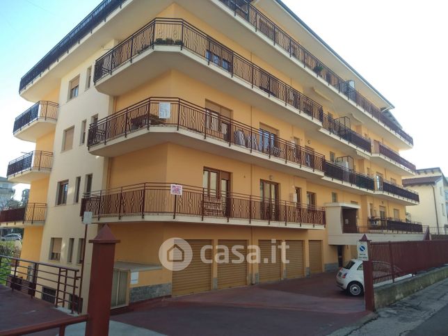 Appartamento in residenziale in Via Carlo Mozzagrugno