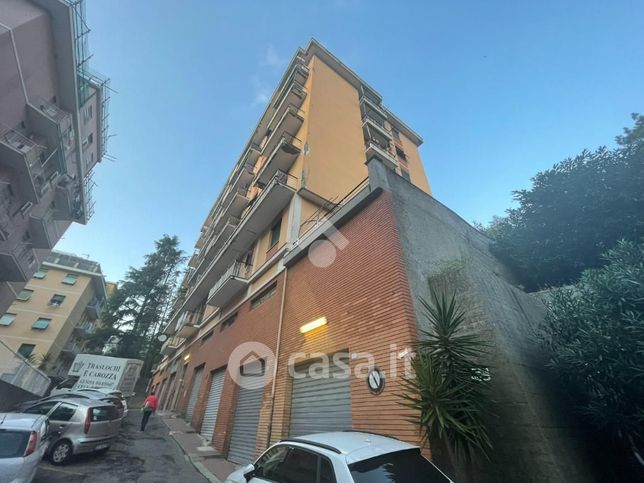 Garage/posto auto in residenziale in Via San Felice 3