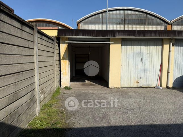 Box/posto auto in residenziale in Via Galileo Galilei