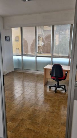 Ufficio in commerciale in Via Artemisia Mammucari