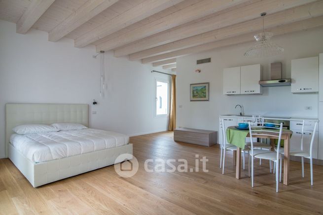 Appartamento in residenziale in Via Toti dal Monte 15