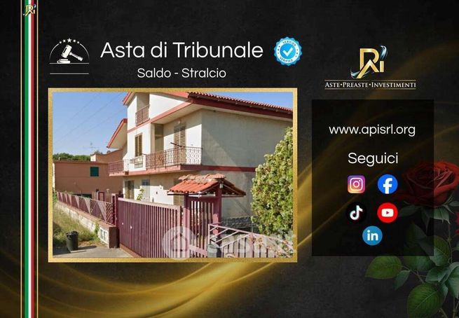 Casa bi/trifamiliare in residenziale in Via Reginelle 8