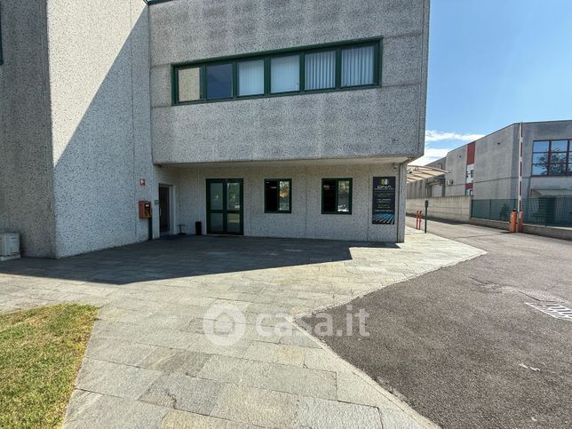 Ufficio in commerciale in Via Caduti del Lavoro