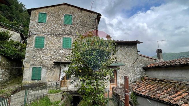 Casa indipendente in residenziale in 