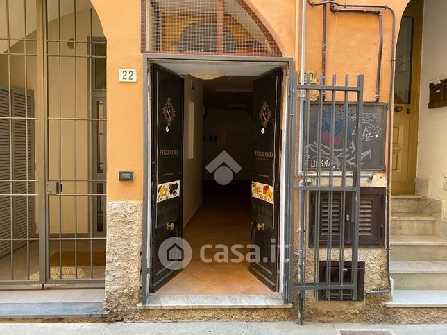 Capannone in commerciale in Via Renato Boragine 20