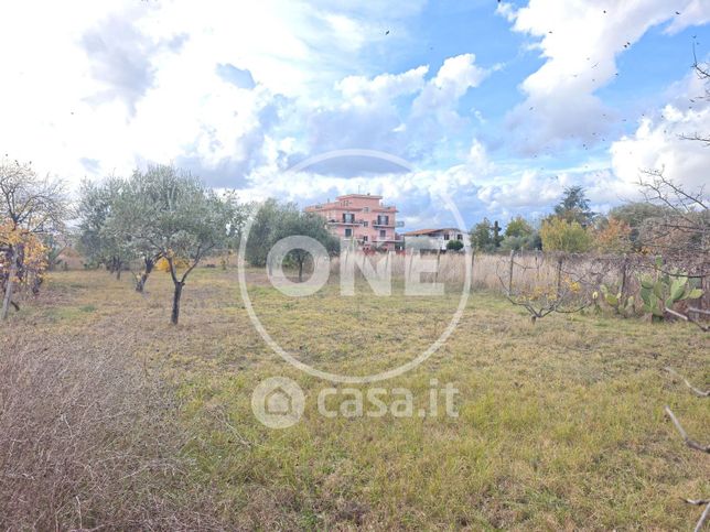 Terreno edificabile in residenziale in Via Arischia 1